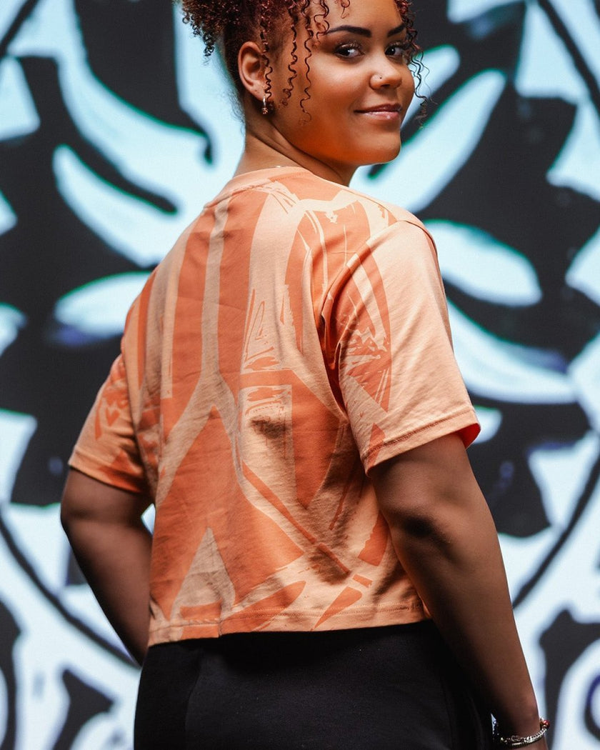 103. Short tee Peach cropped fit - Defqon.1 Festival Store
